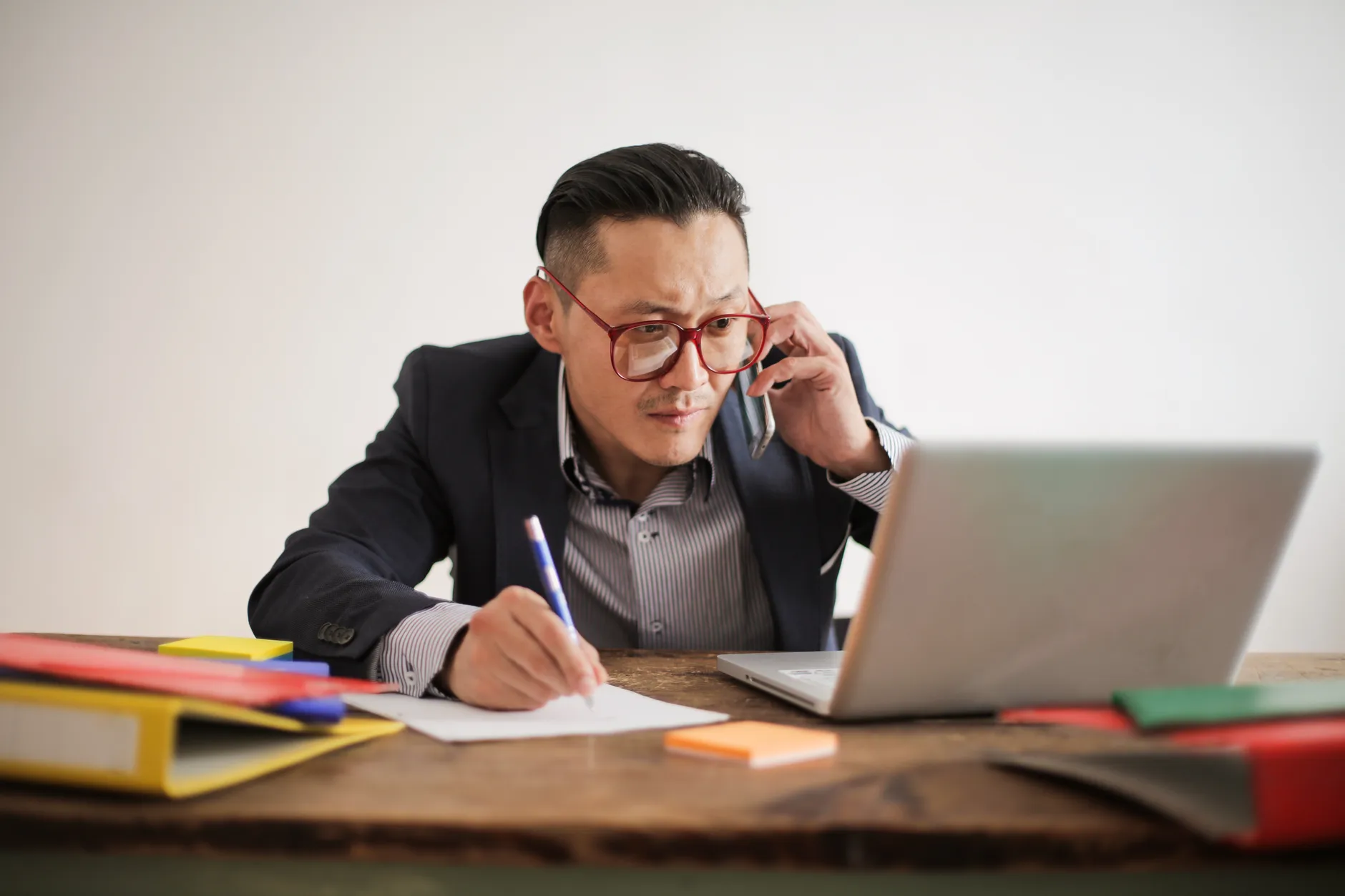 If you decide to lease equipment, lots of research must be done before proceeding with a lease agreement.