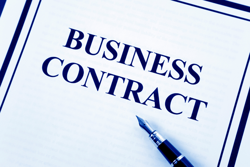 9 Expert Tips for Setting Up Your First Business Contract