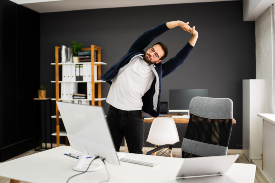 Best Ways to Exercise at your Desk